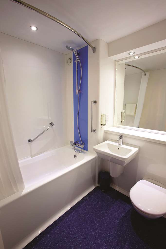 トラベロッジ ニューベリー トット ヒル Highclere 部屋 写真