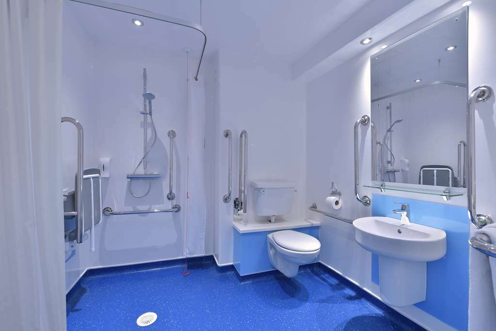 トラベロッジ ニューベリー トット ヒル Highclere 部屋 写真